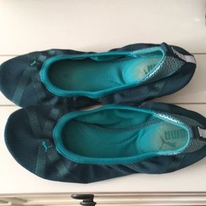 Puma sport flats